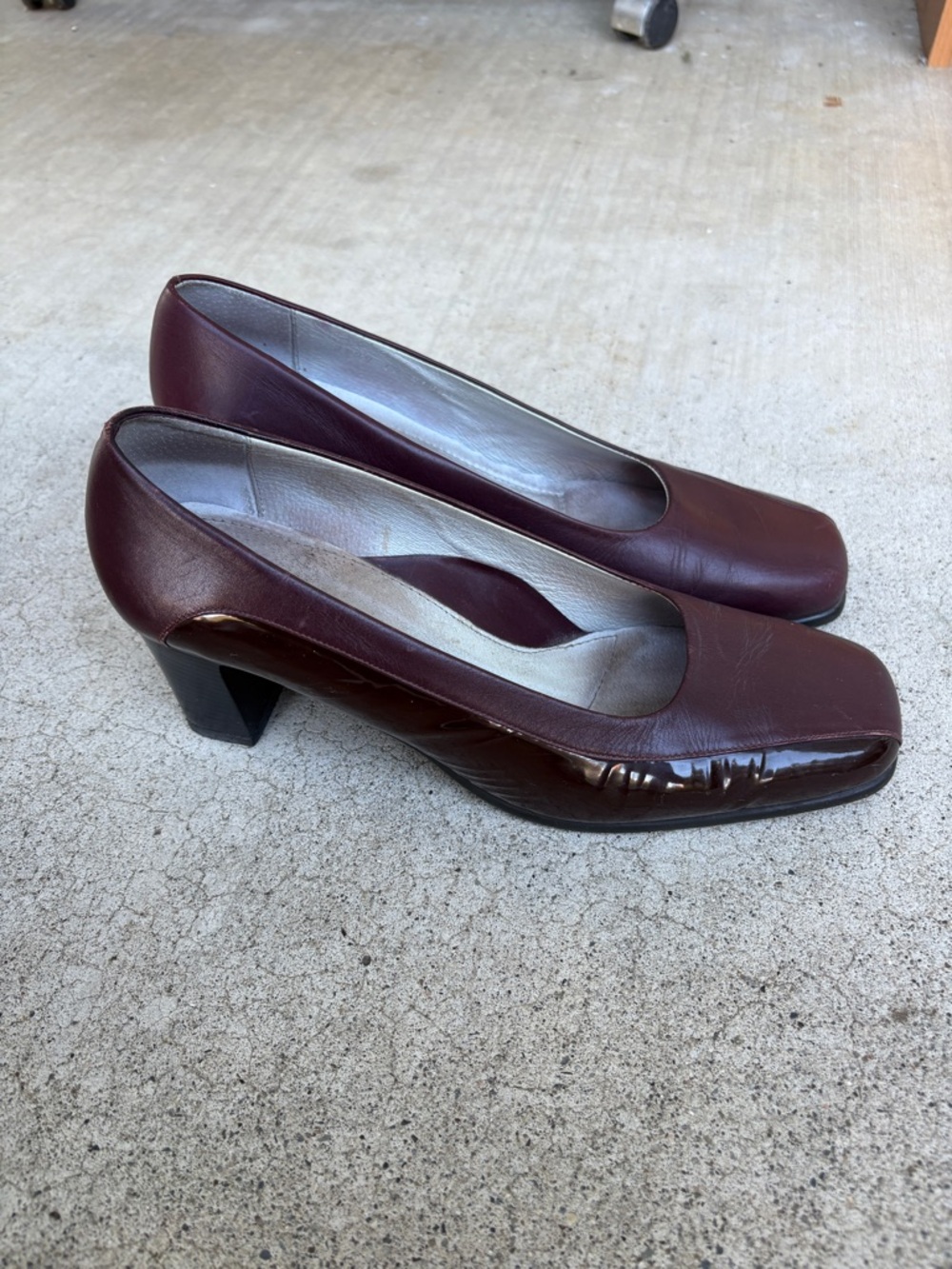 Classic Burgundy Mid Heel Pumps - Women 11